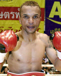 Amnat Ruenroeng, co-founder of AMNAJ, in the ring